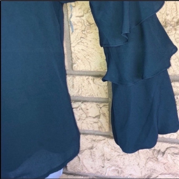 WAYF Top Blouse Ruffle Sleeves bell Work Career Casual Size Small - Picture 4 of 9